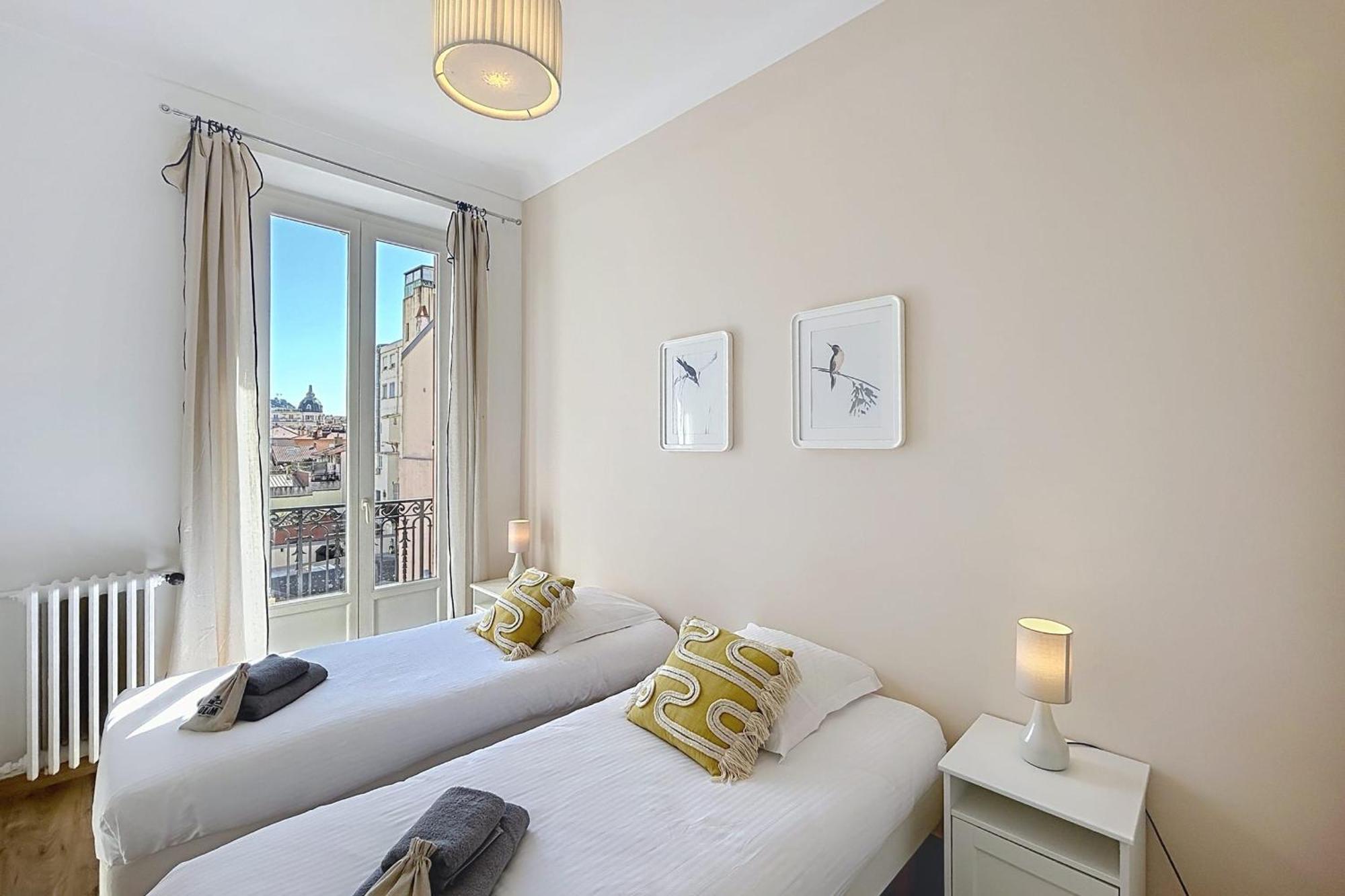 Felix Faure Bright In The Center With Balcony * Cannes