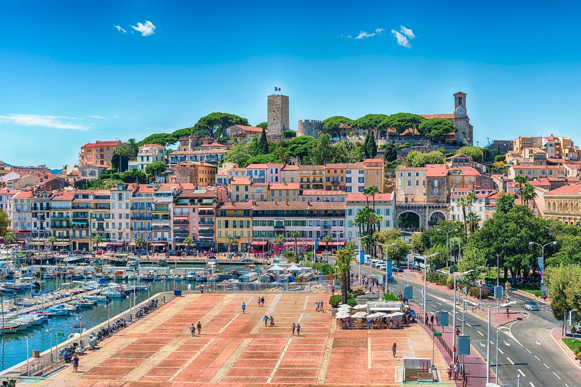 Apartment Felix Faure Bright In The Center With Balcony Cannes