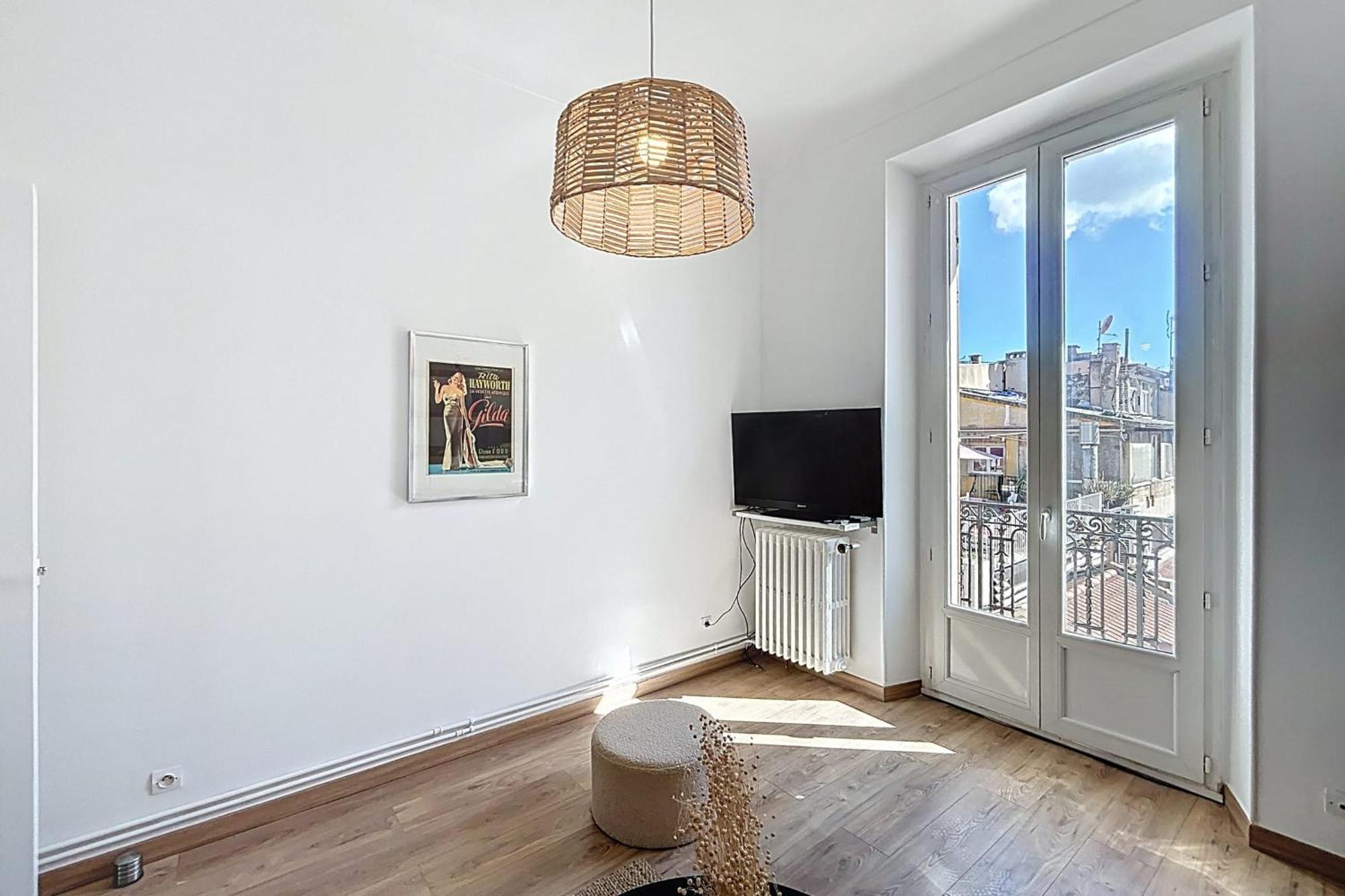Felix Faure Bright In The Center With Balcony * Cannes