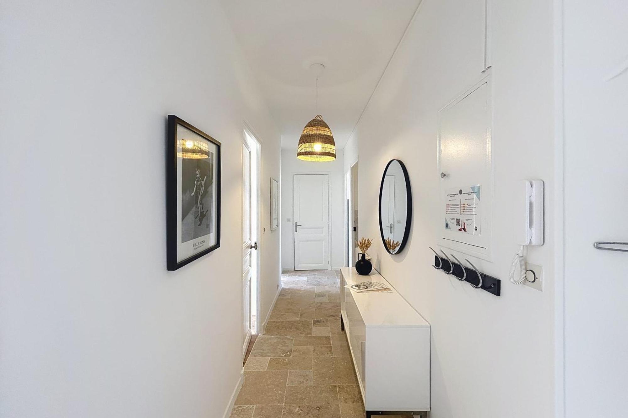 Apartment Felix Faure Bright In The Center With Balcony *